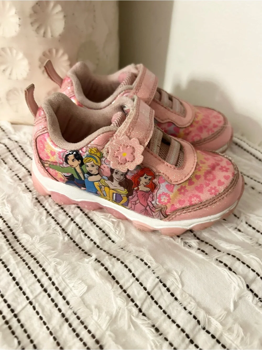 Disney Princess Light Up Sneakers Pink Leopard Girls Size 8 Velcro